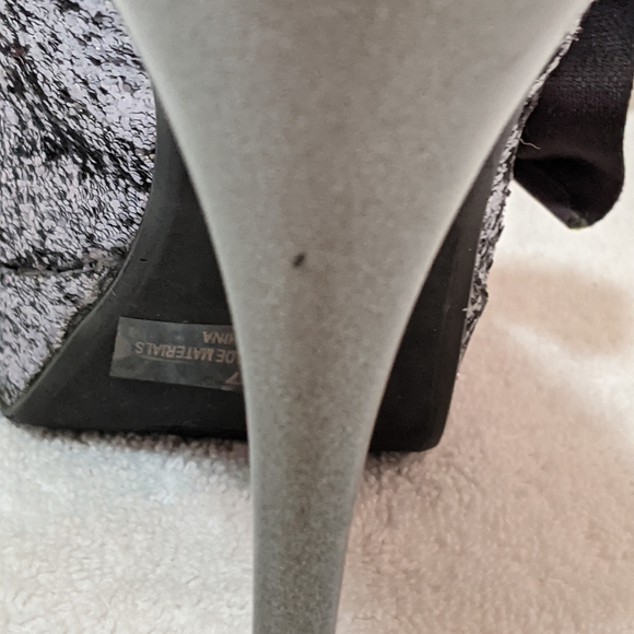 Qupid Women's Glitter/Velvet High 5.5"Heels Size 7 - Picture 7 of 15